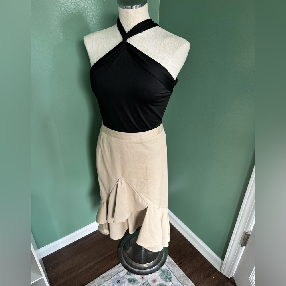 Banana Republic Khaki Flare skirt